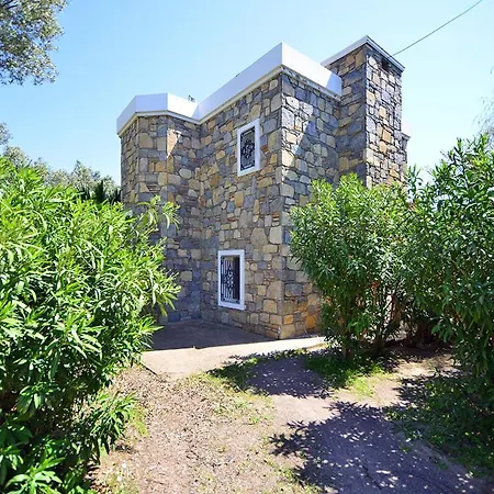 Salmakis Vila